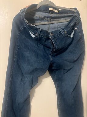 Women’s Levi  Boot Cut Jeans in Dark Blue - Classic Everyday Style